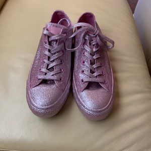 NWOB Converse Pink Glitter Sneakers Size 10